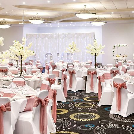 Mercure Telford Centre Hotel Екстериор снимка