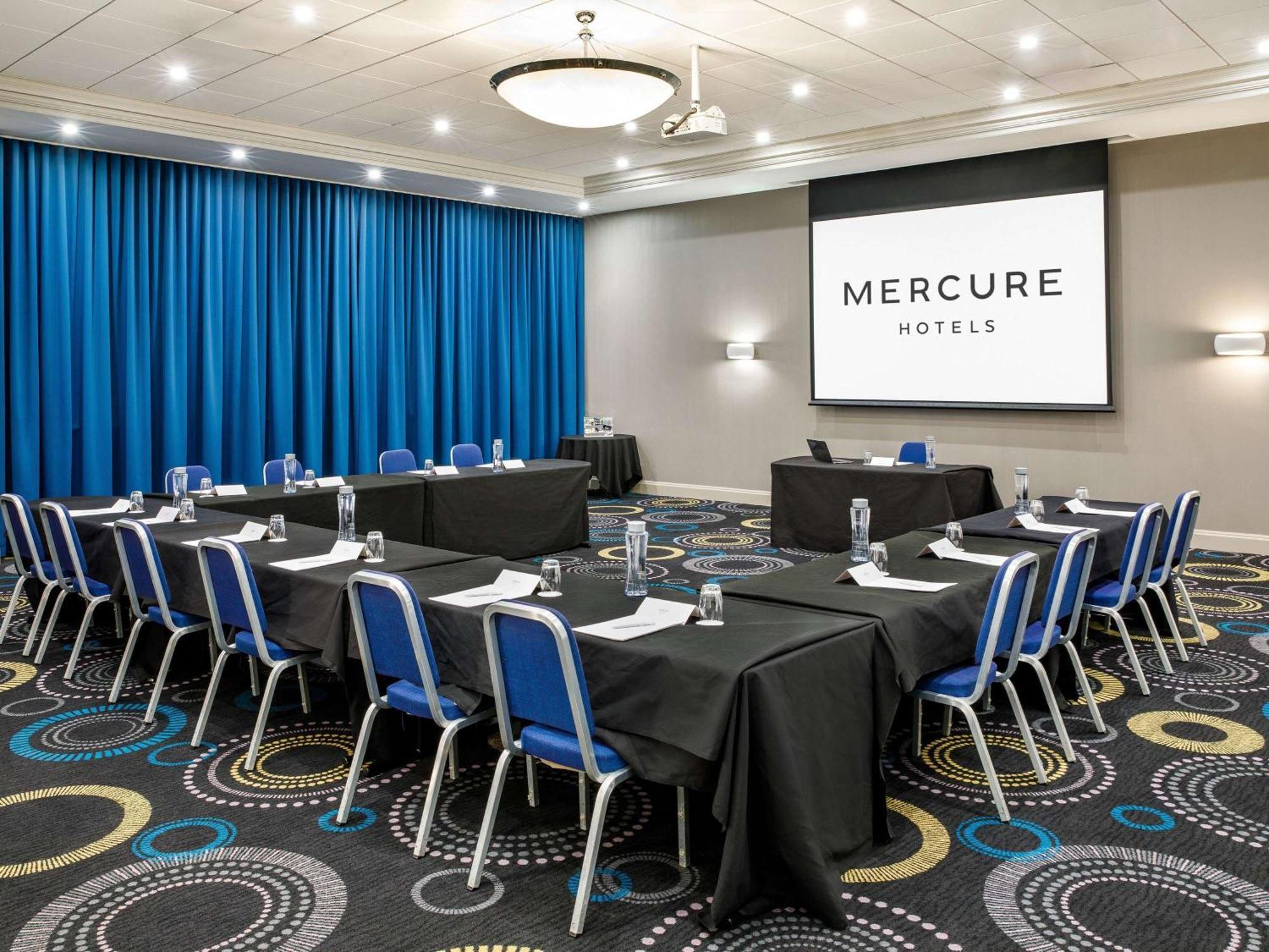 Mercure Telford Centre Hotel Екстериор снимка
