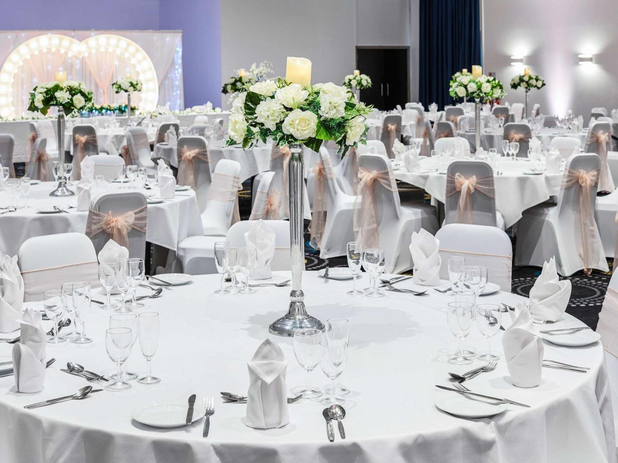 Mercure Telford Centre Hotel Екстериор снимка